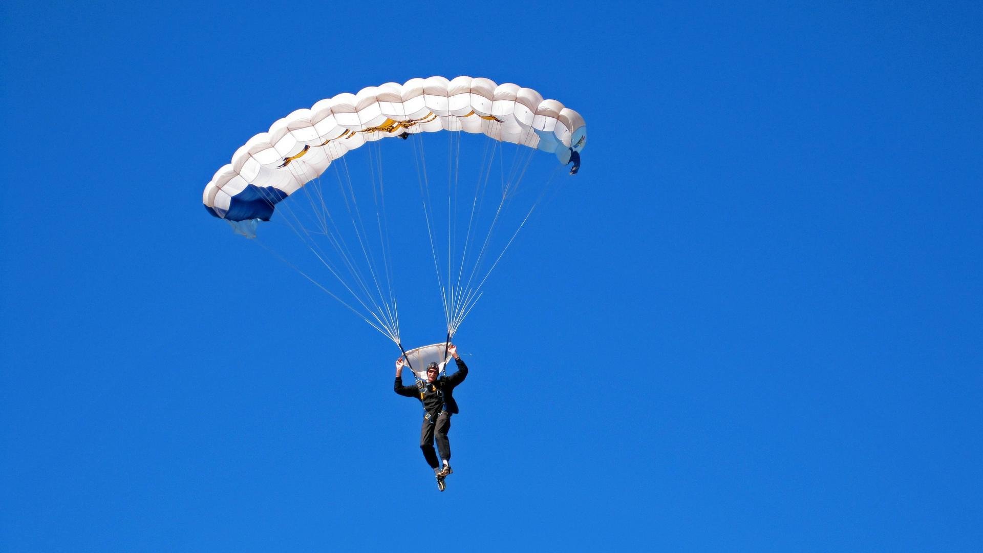 开拓者官方：将杨瀚森下放至发展联盟进行训练，开拓者anthony